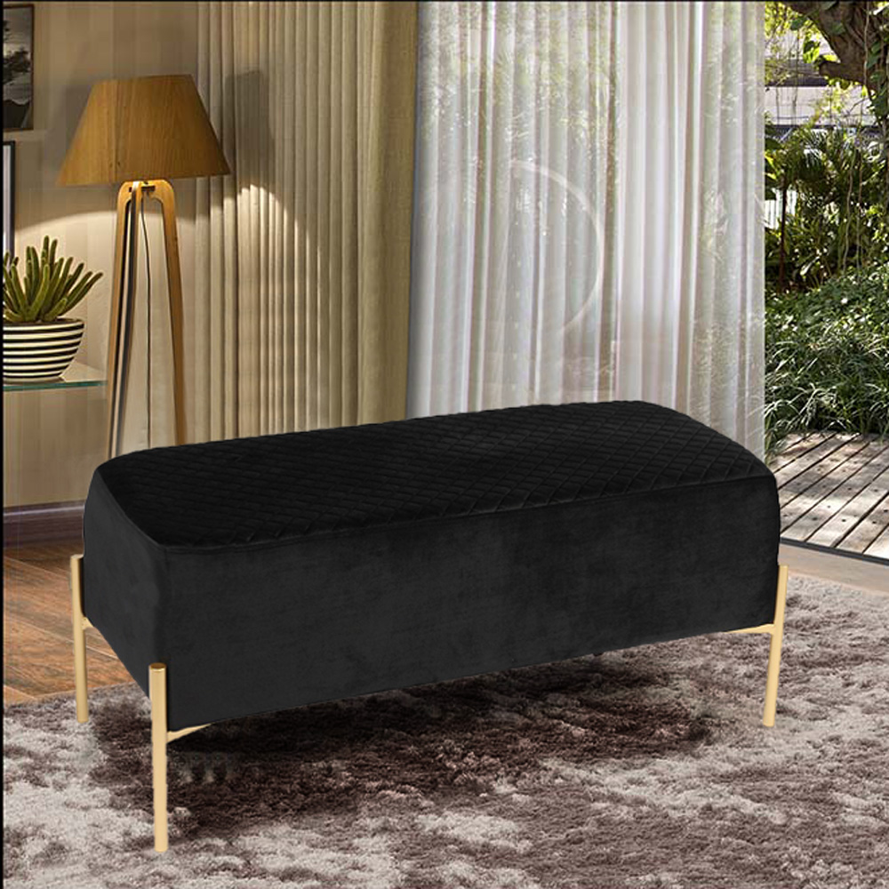 Puff Veludo Preto Matelassê Base Metálica Dourada - D'Rossi