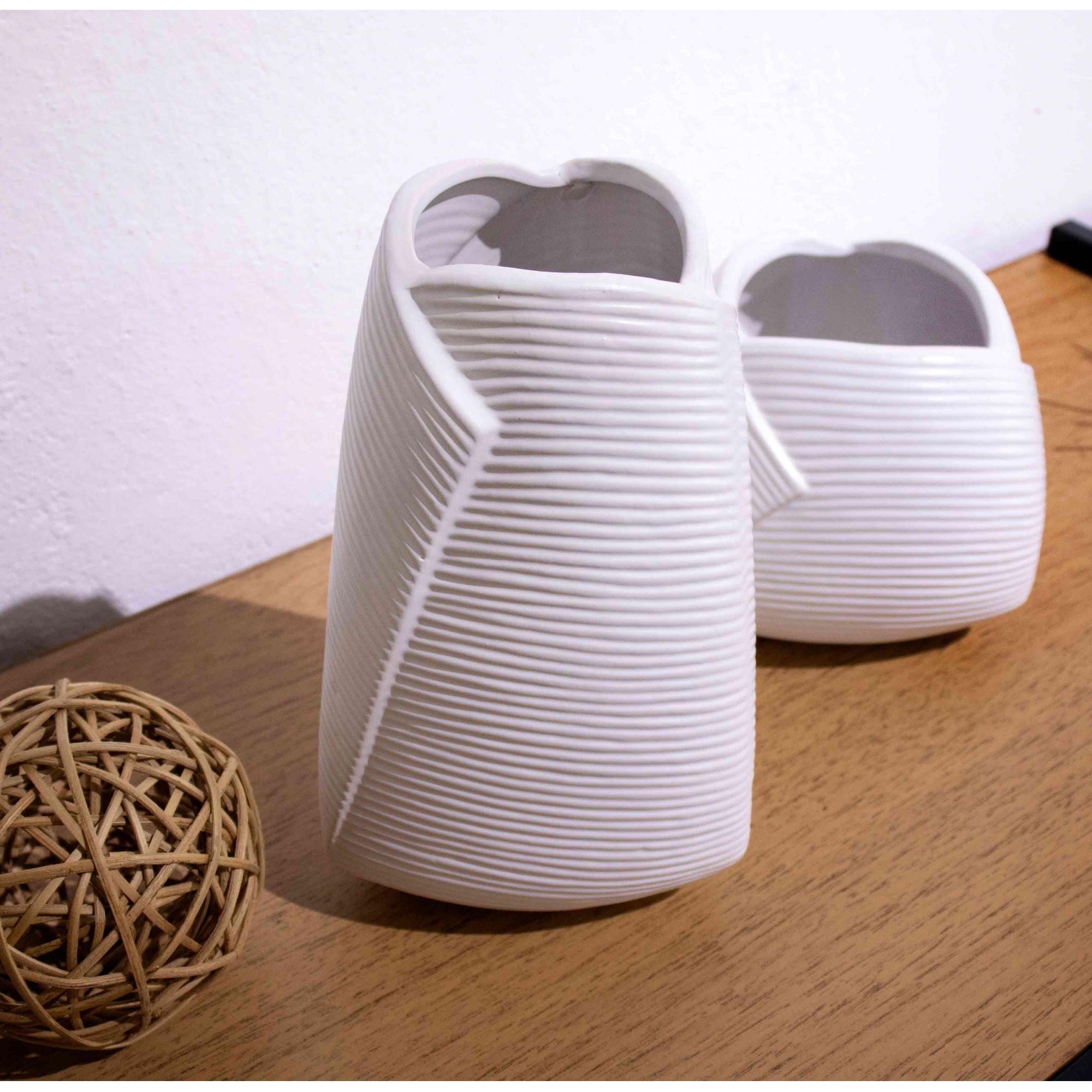 Vaso Decorativo Dobradura Branco em Cerâmica 25x16 cm - D'Rossi