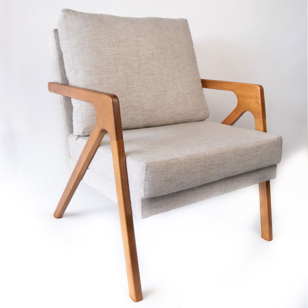 Poltrona  Decorativa Para Sala De Estar Pietra 02 Com Estrutura De Madeira Linho Cru