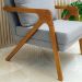 Poltrona  Decorativa Para Sala De Estar Pietra Com Estrutura De Madeira Linho Cinza