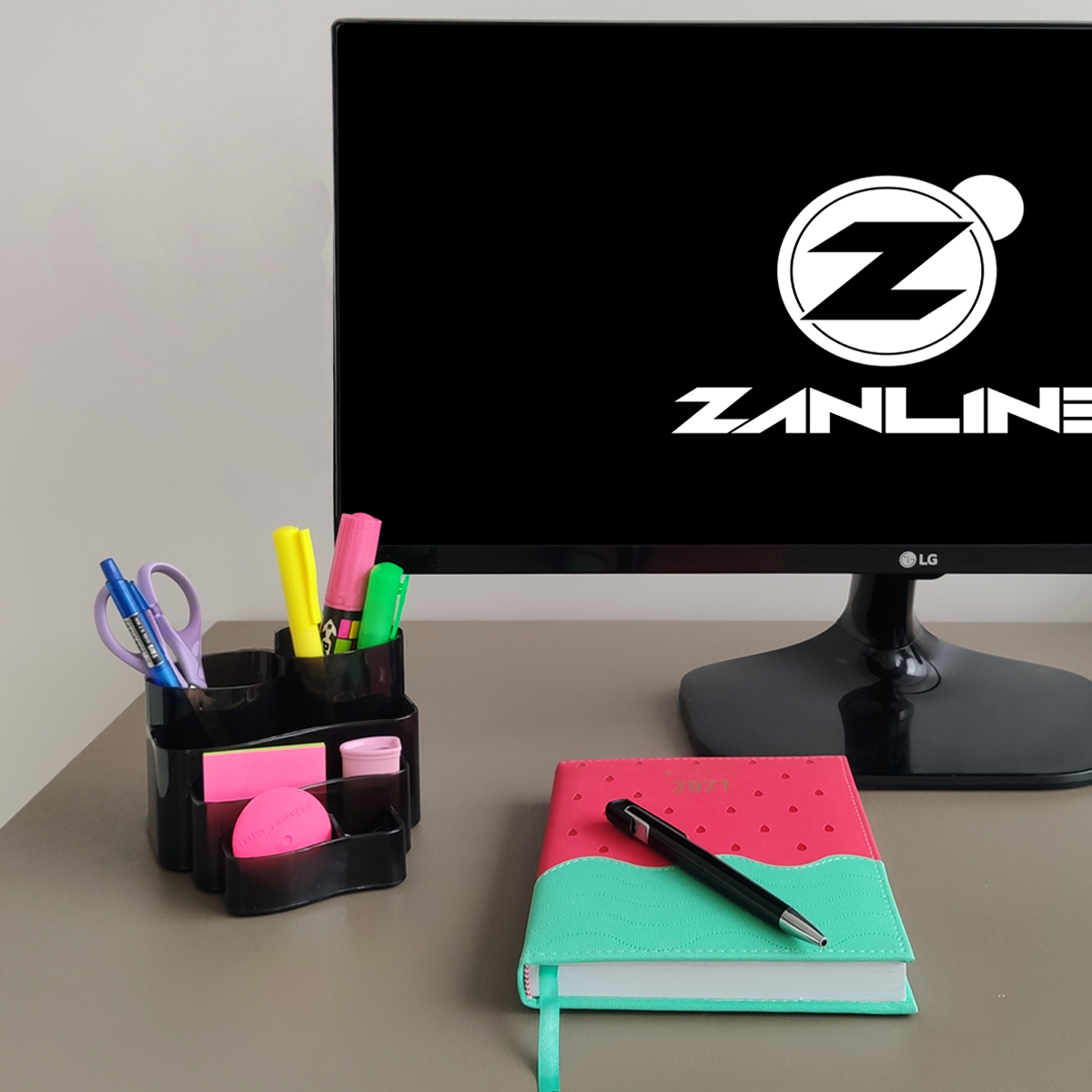 Porta Canetas E Objetos Com 7 Divisórias Organizador De Mesa Escritório Fumê Dellocolor