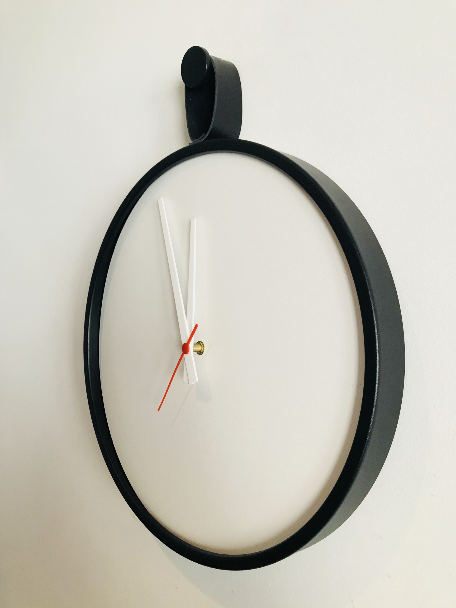  Relogio Short Strip Preto Alça Preta Mostrador Branco 40 cm  