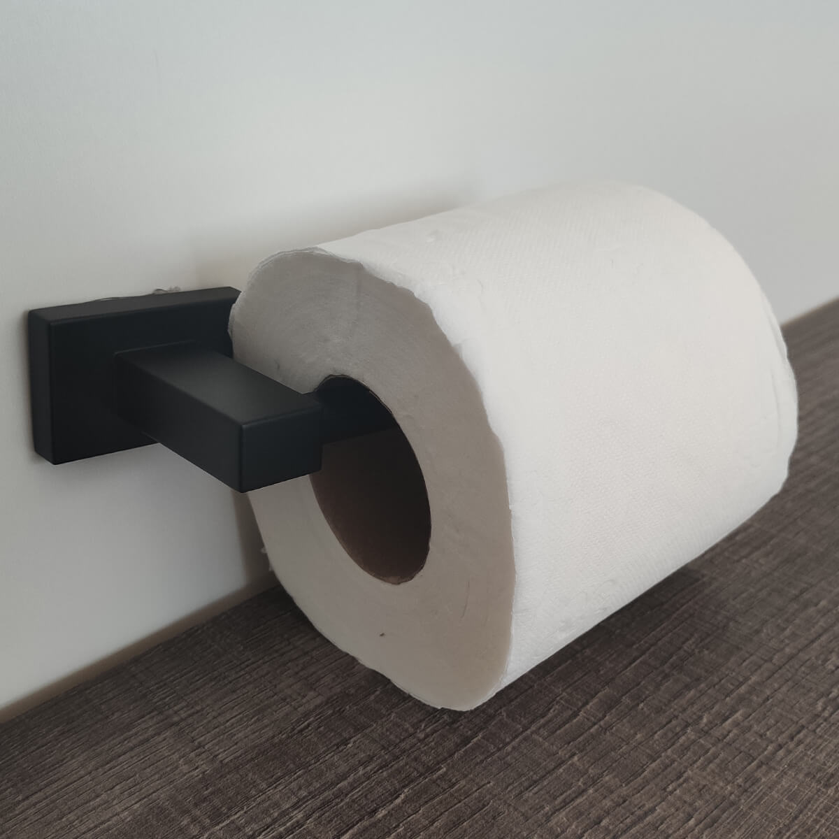 Suporte Porta Papel Higiênico Preto Quadrado De Metal Papeleira Banheiro