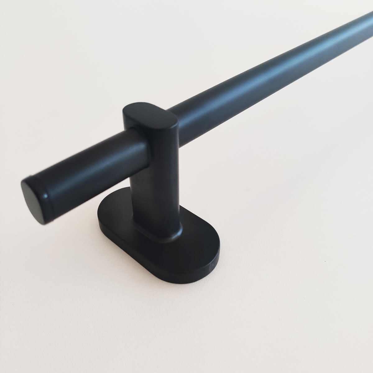 Suporte Toalha Banheiro Toalheiro De Parede 59cm Oval Preto
