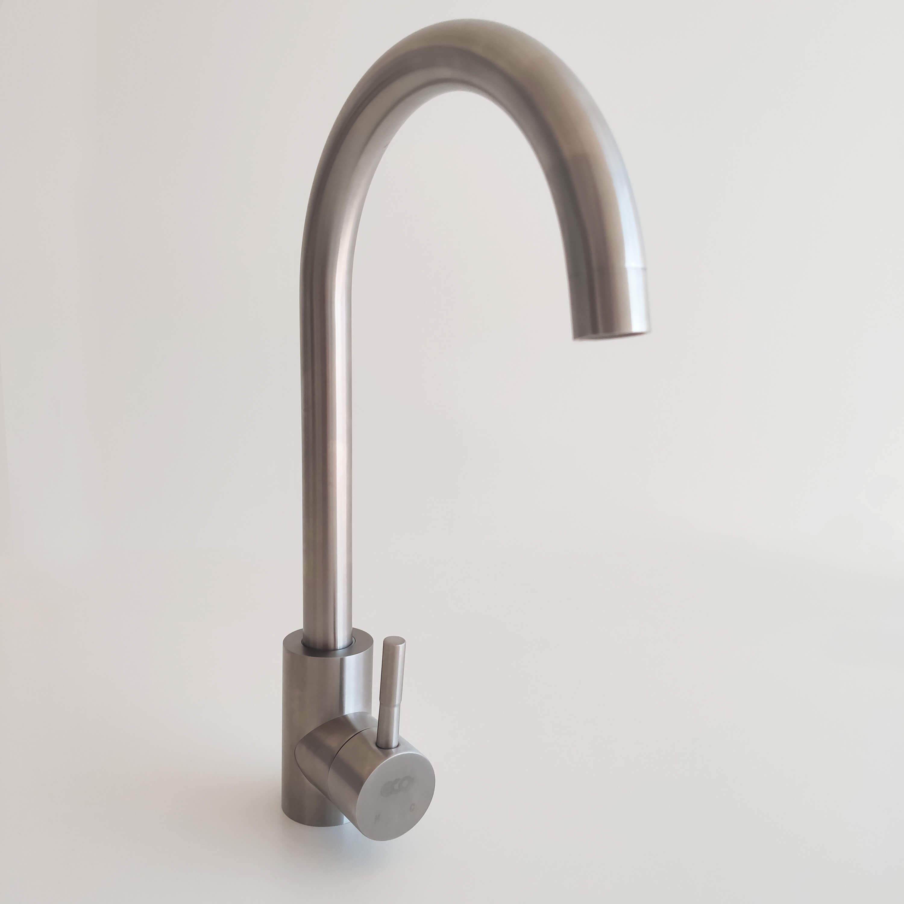 Torneira Misturador Monocomando Água Quente e Fria Bica Alta Inox