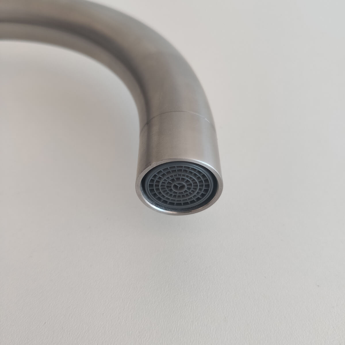 Torneira Misturador Monocomando Água Quente e Fria Bica Alta Inox