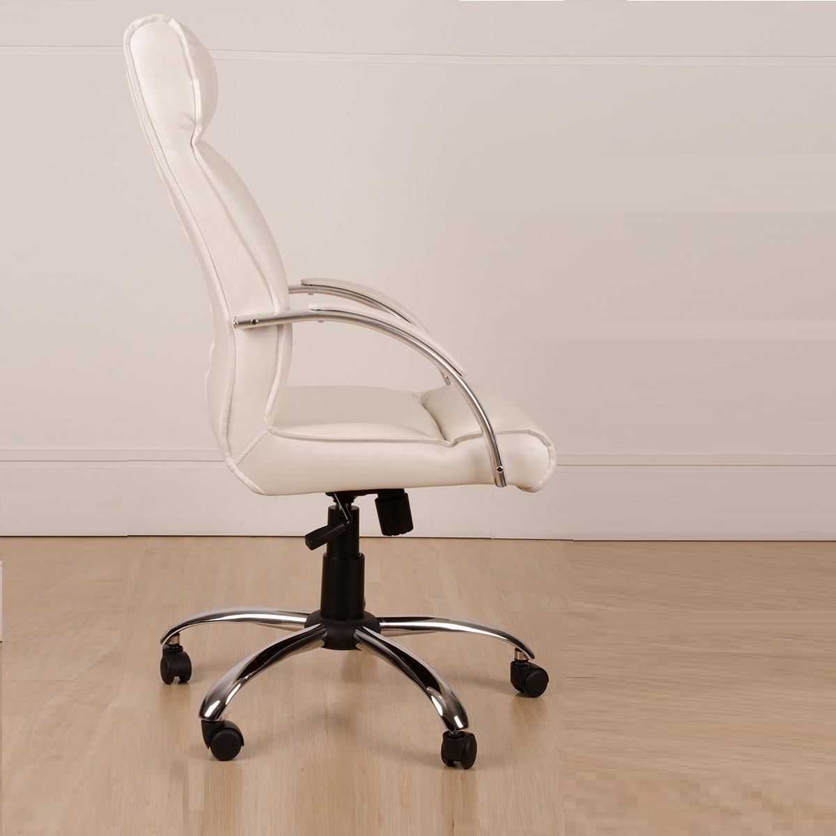 Cadeira Giratória Escritório Havana Presidente  Branco Relax Base Cromada c/ Rodizio - 100% Nacional