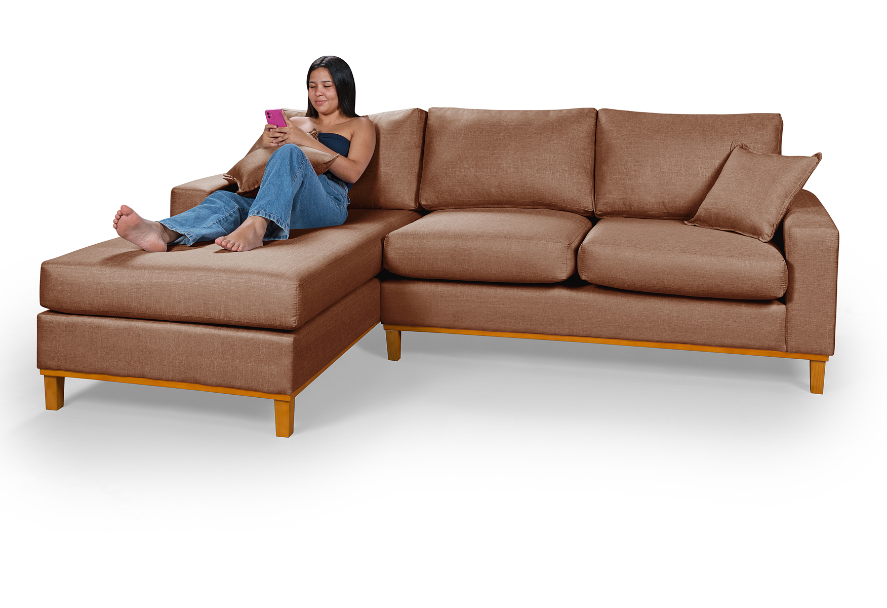 Sofá Living Amsterdã Com Chaise 3 Lugares Revestido Linho Base em Madeira