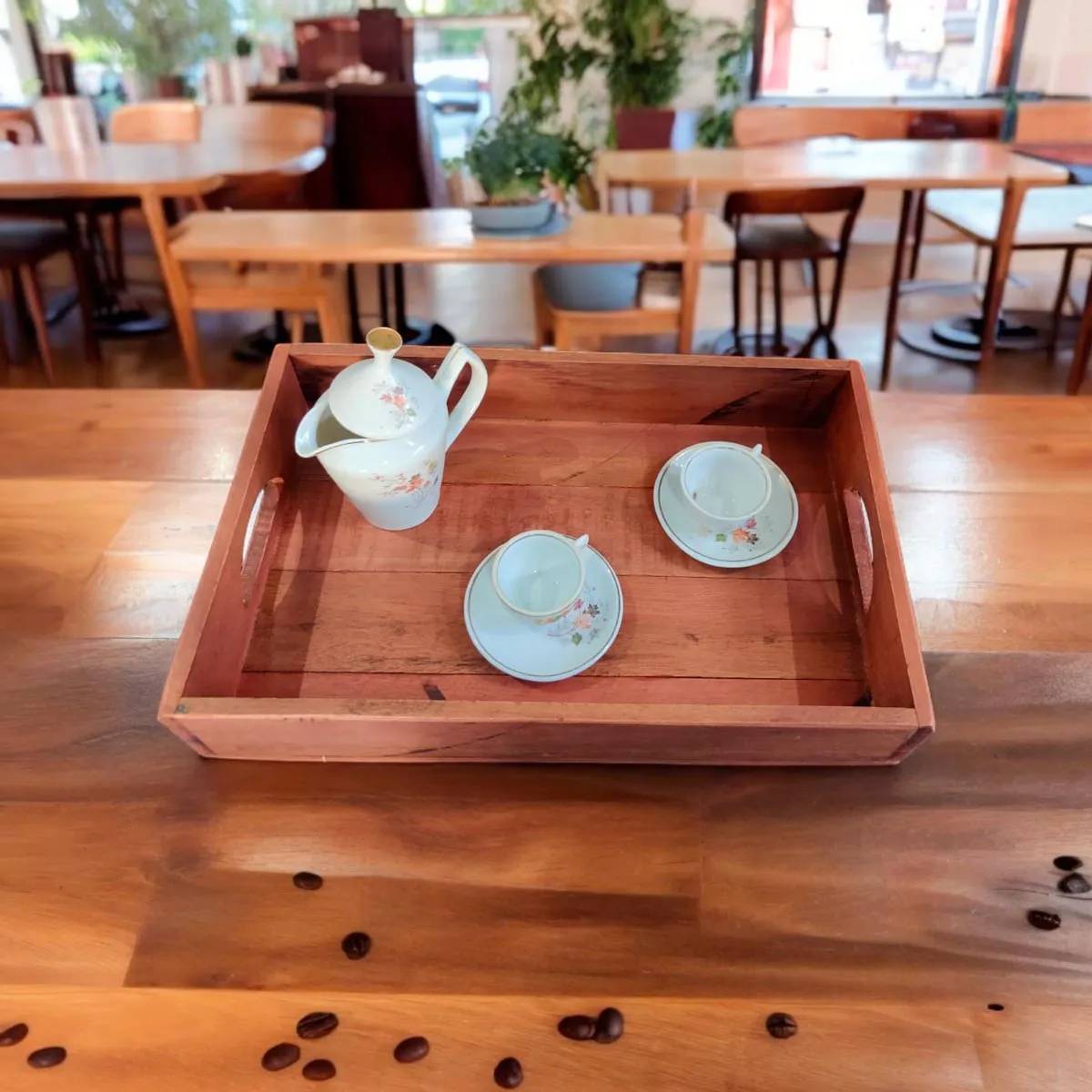 Bandeja de Café da Manhã em Madeira Maciça Caixote