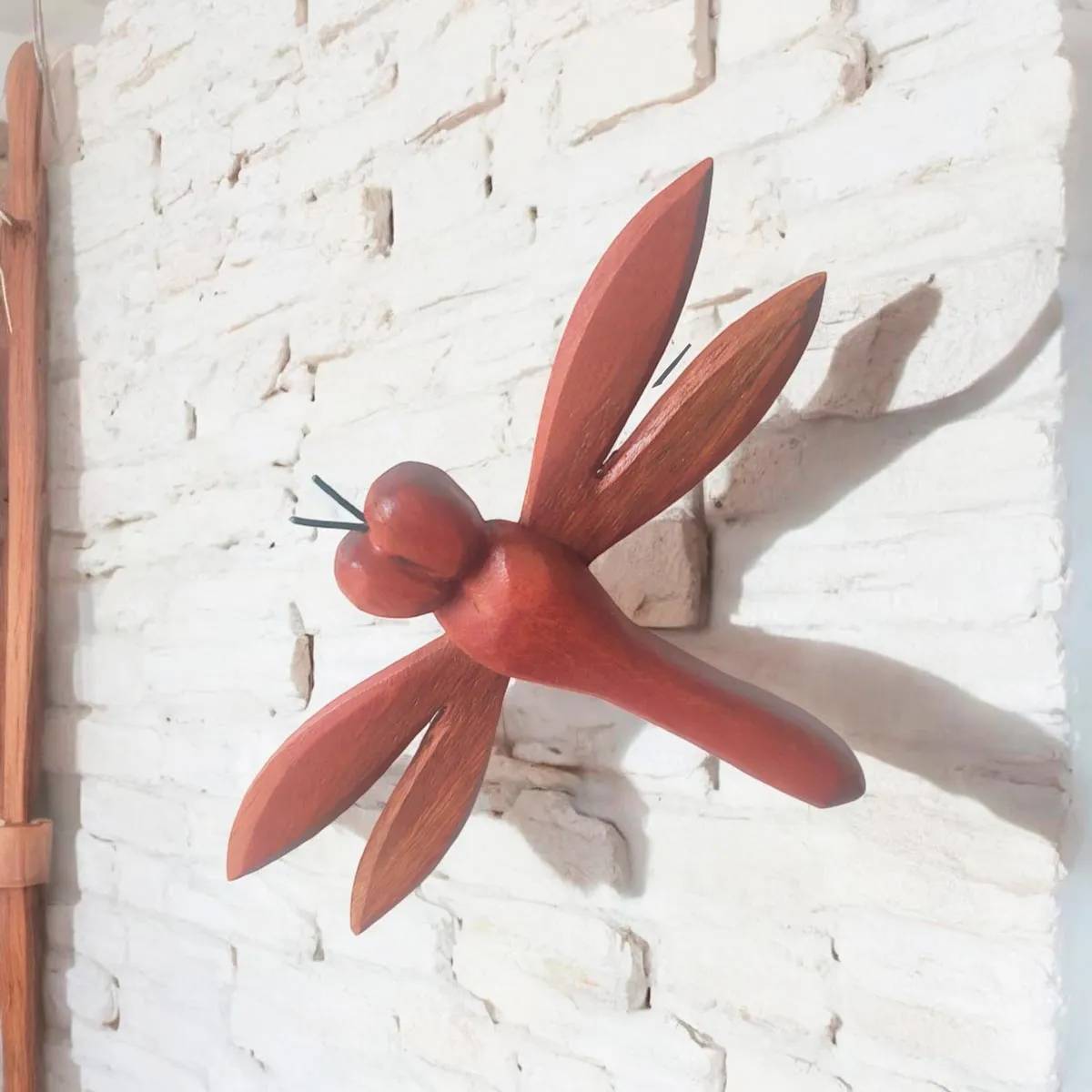 Escultura Libélula em Madeira de Parede