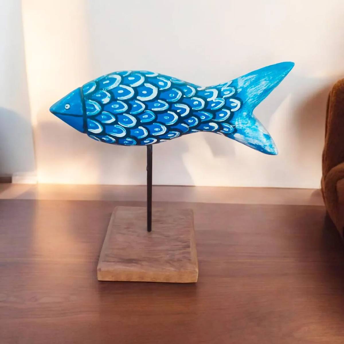 Escultura de Peixe em Madeira