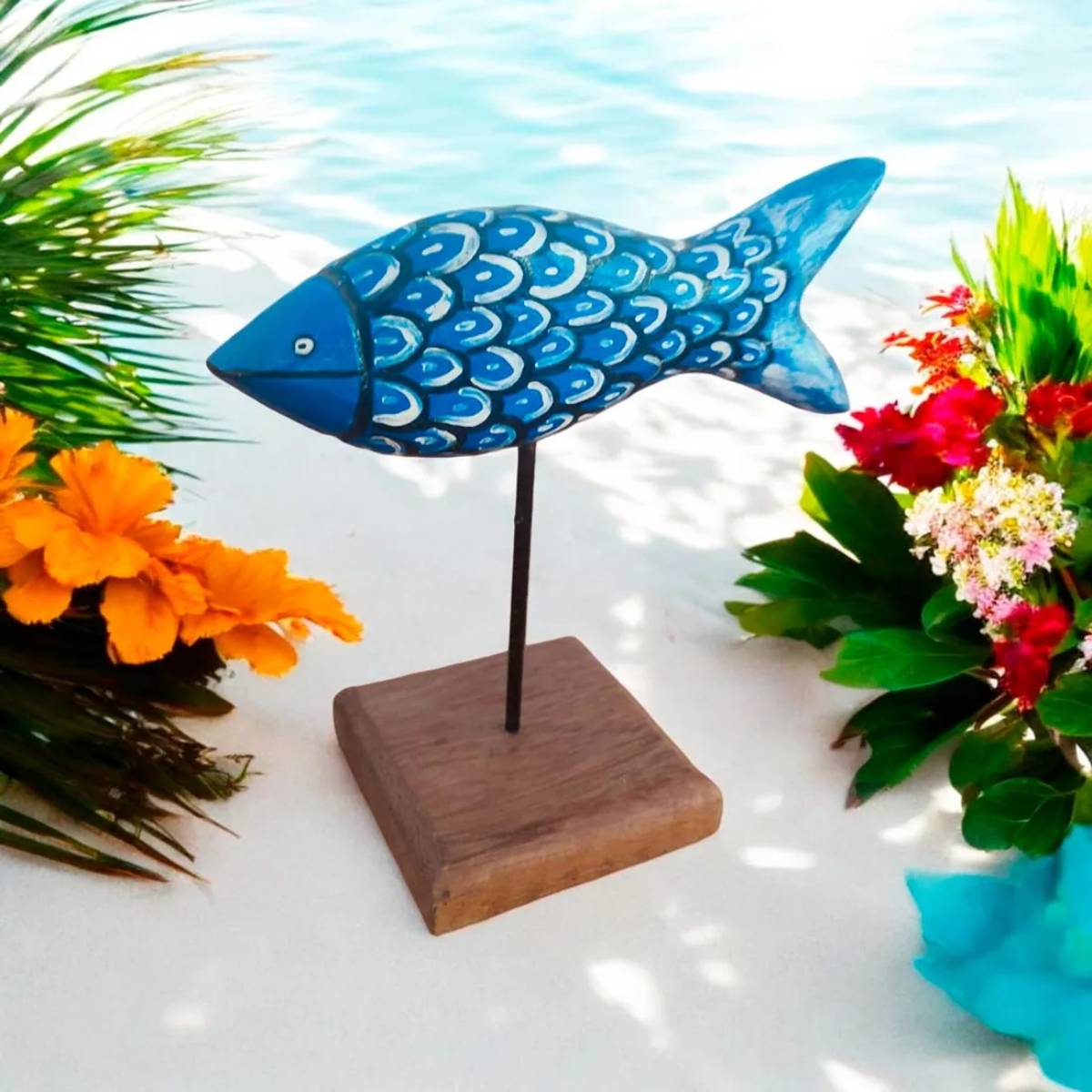 Escultura de Peixe em Madeira