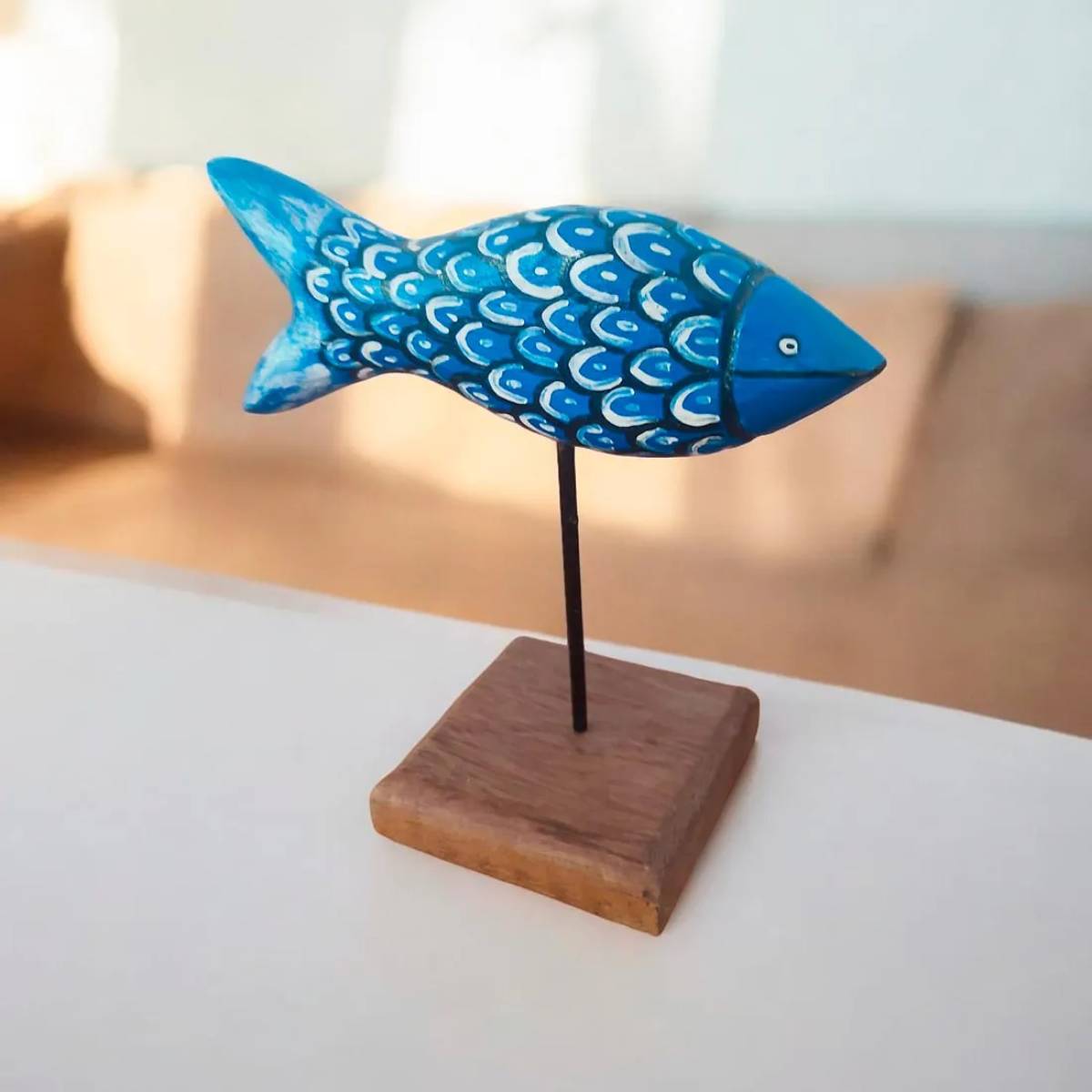 Escultura de Peixe em Madeira