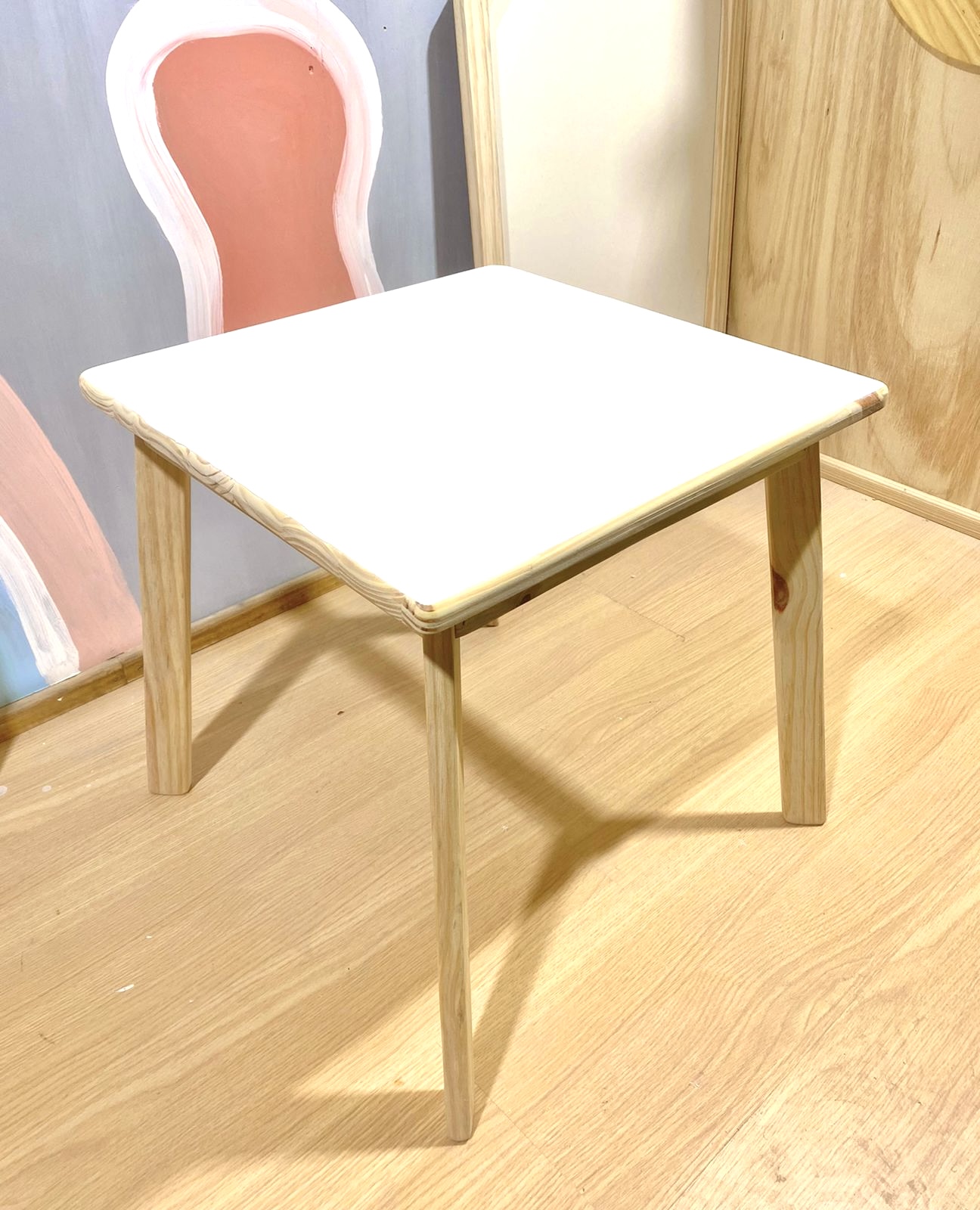 MESA INFANTIL QUADRADA BRANCA