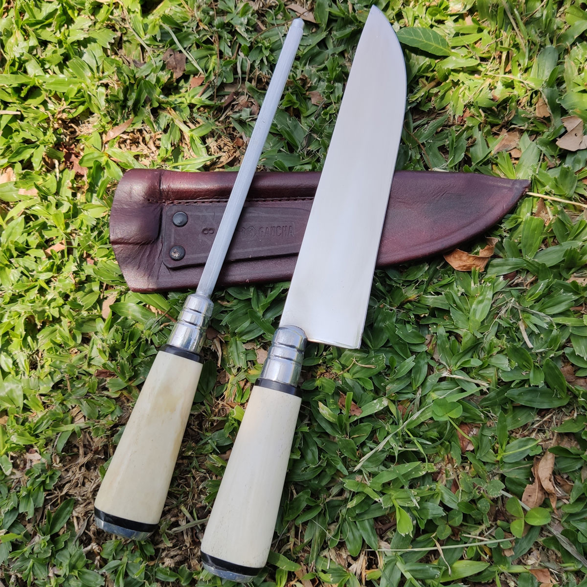 Conjunto Faca Para Churrasco 8" E Chaira Estriada Cutelaria Facas Gaucha Cabo De Osso