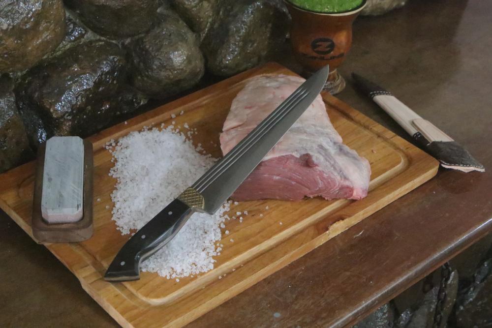 Facão Faca Churrasco 10'' Aço Carbono 1070 Full Tang Listrado Cabo Chifre Escuro