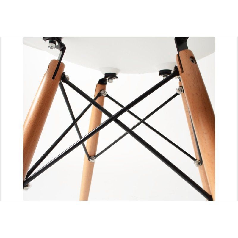 Cadeira Eiffel Charles Eames em ABS Branca com Base de Madeira DSW