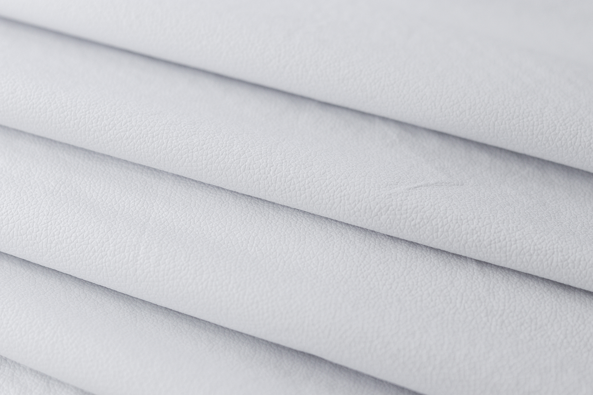 Cabeceira King Estofada Para Cama Box 193cm x 60cm Reta Luxo Dupla - Courino Branco com Tachas Fumê