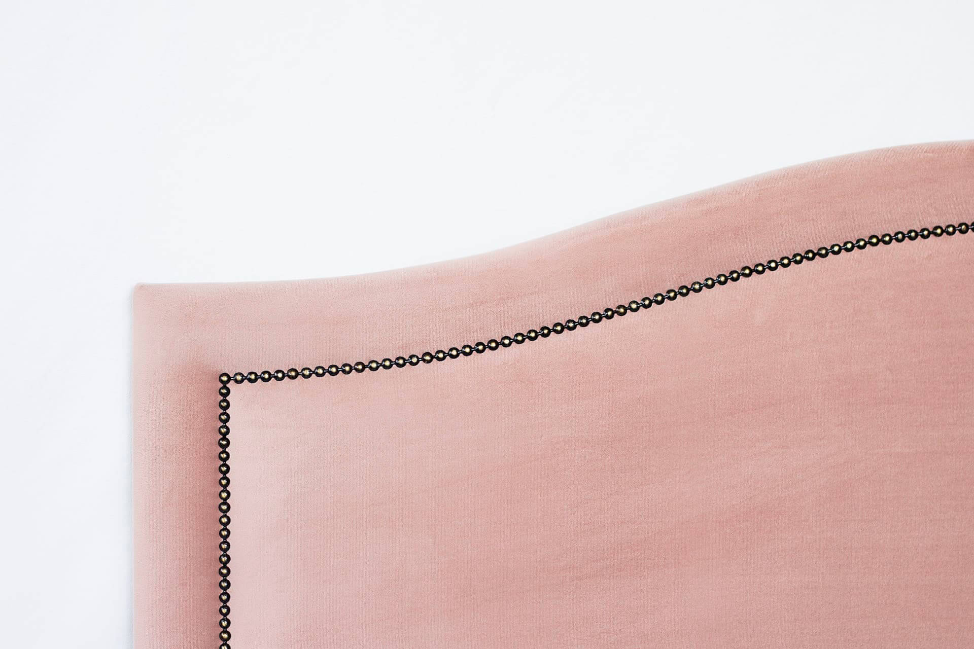 Cabeceira King Para Cama Box Curva 193x60 Veludo Rosê - Tachas Fumê