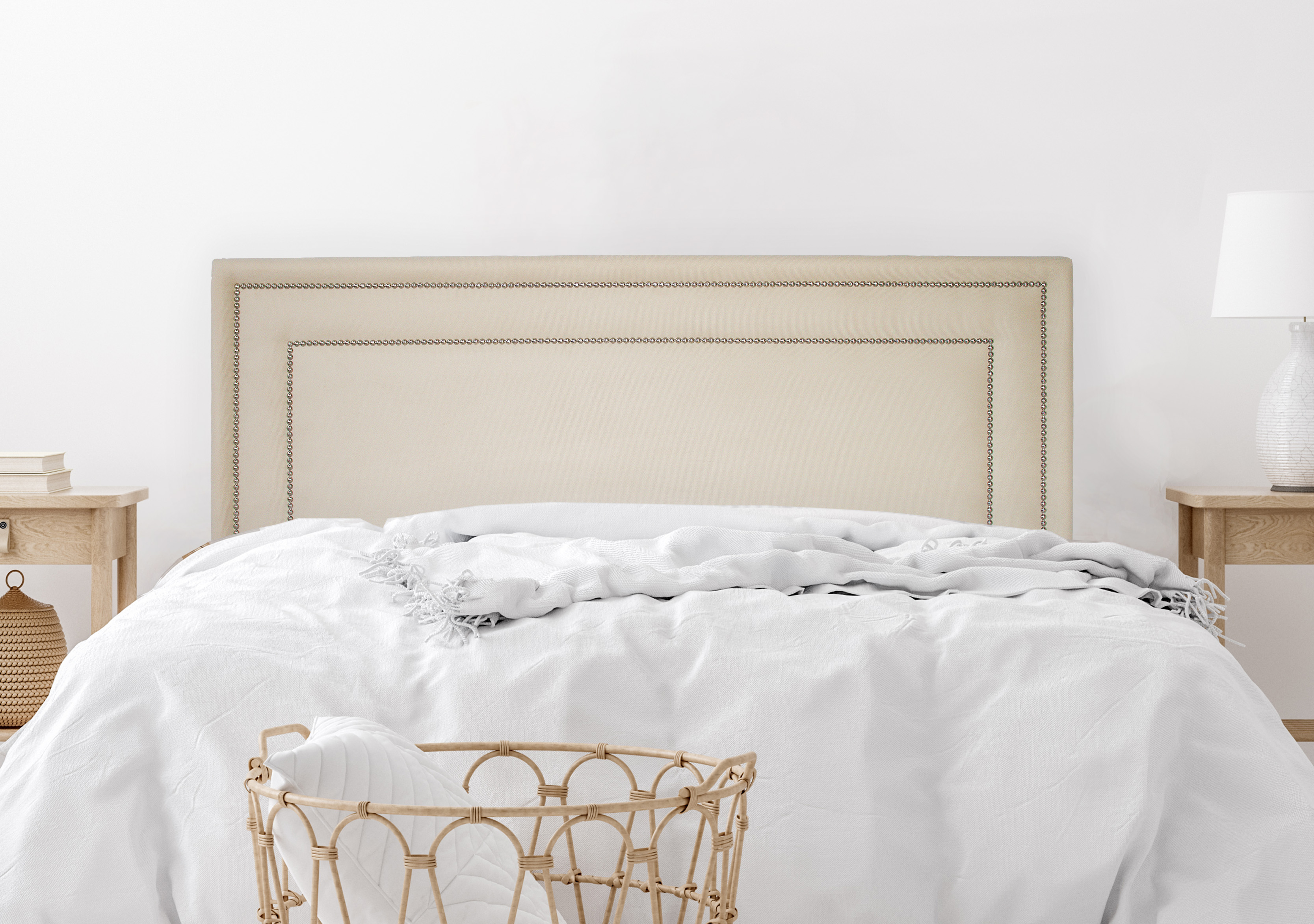 Cabeceira Queen Estofada Para Cama Box 160cm x 60cm Reta Luxo Dupla - Suede Off White com Tachas Prata