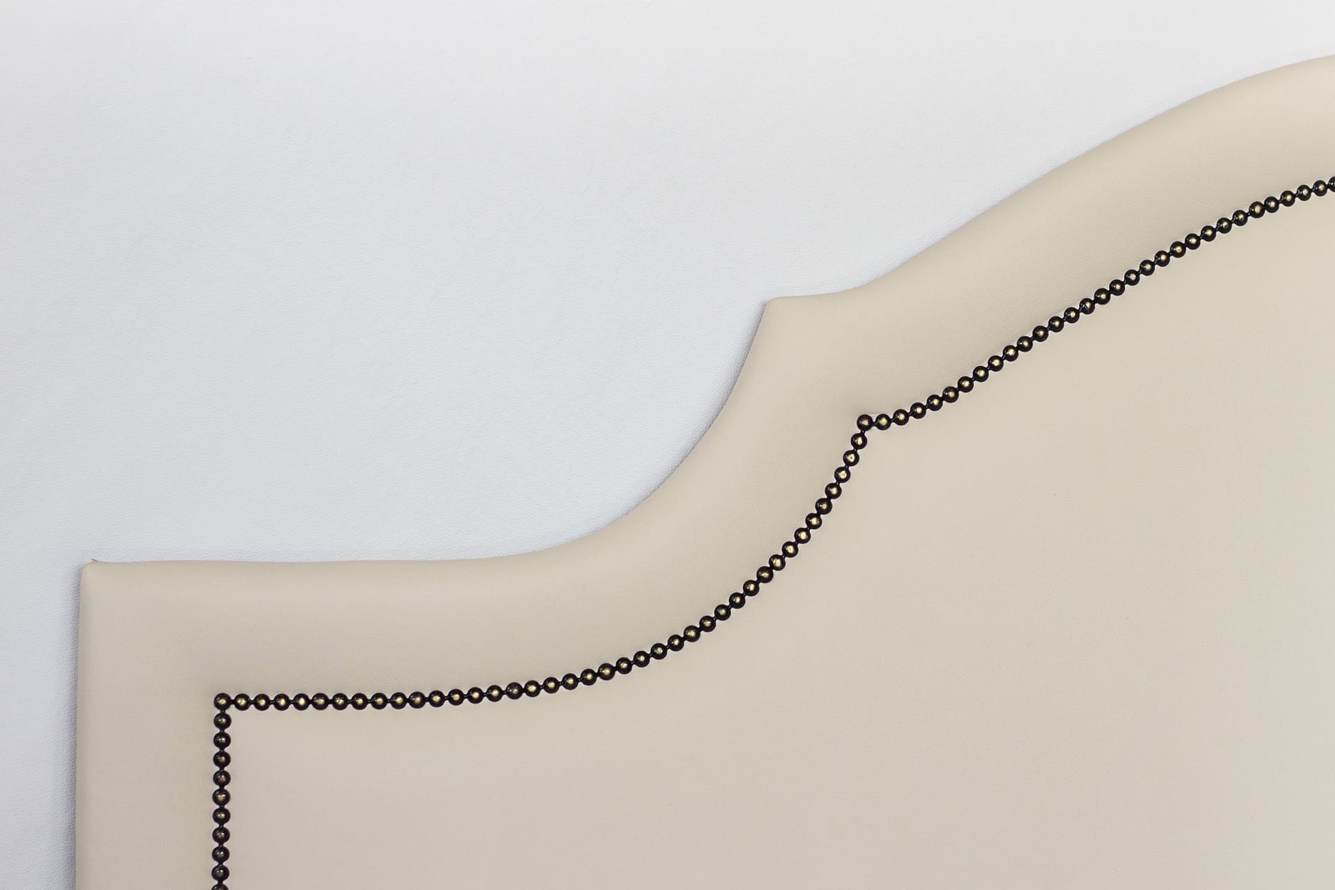 Cabeceira Queen Para Cama Box Provençal 160x60 Courino Off White - Tachas Fumê