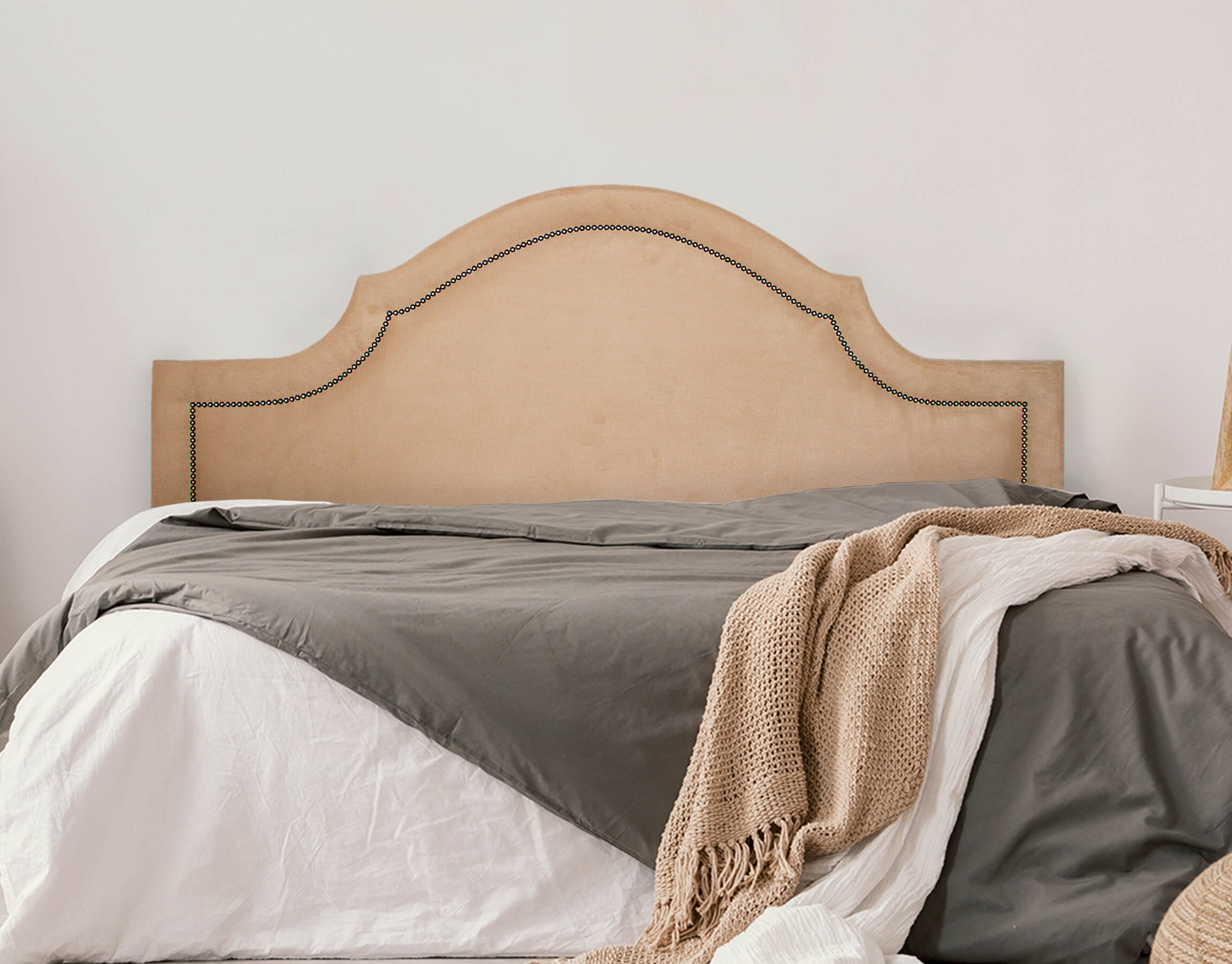 Cabeceira Queen Para Cama Box Provençal 160x60 Suede Bege - Tachas Fumê