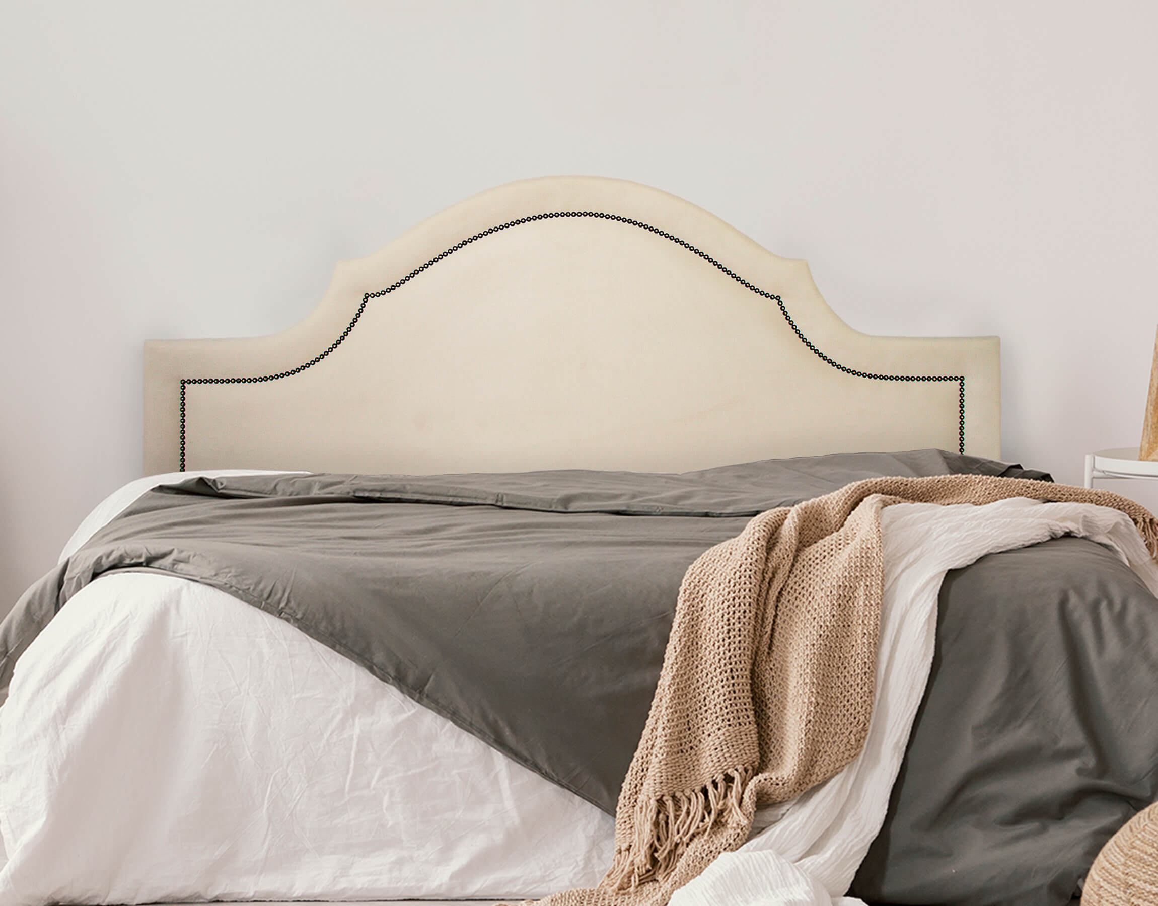 Cabeceira Queen Para Cama Box Provençal 160x60 Suede Off White - Tachas Fumê
