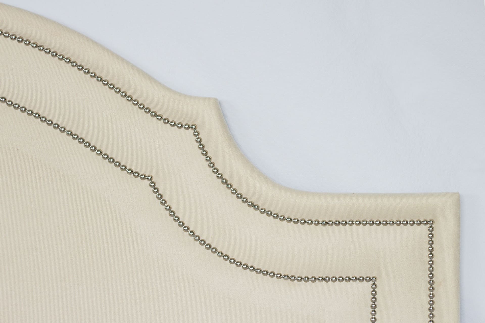 Cabeceira Queen Para Cama Box Provençal Dupla 160x60 Suede Off White - Tachas Prata