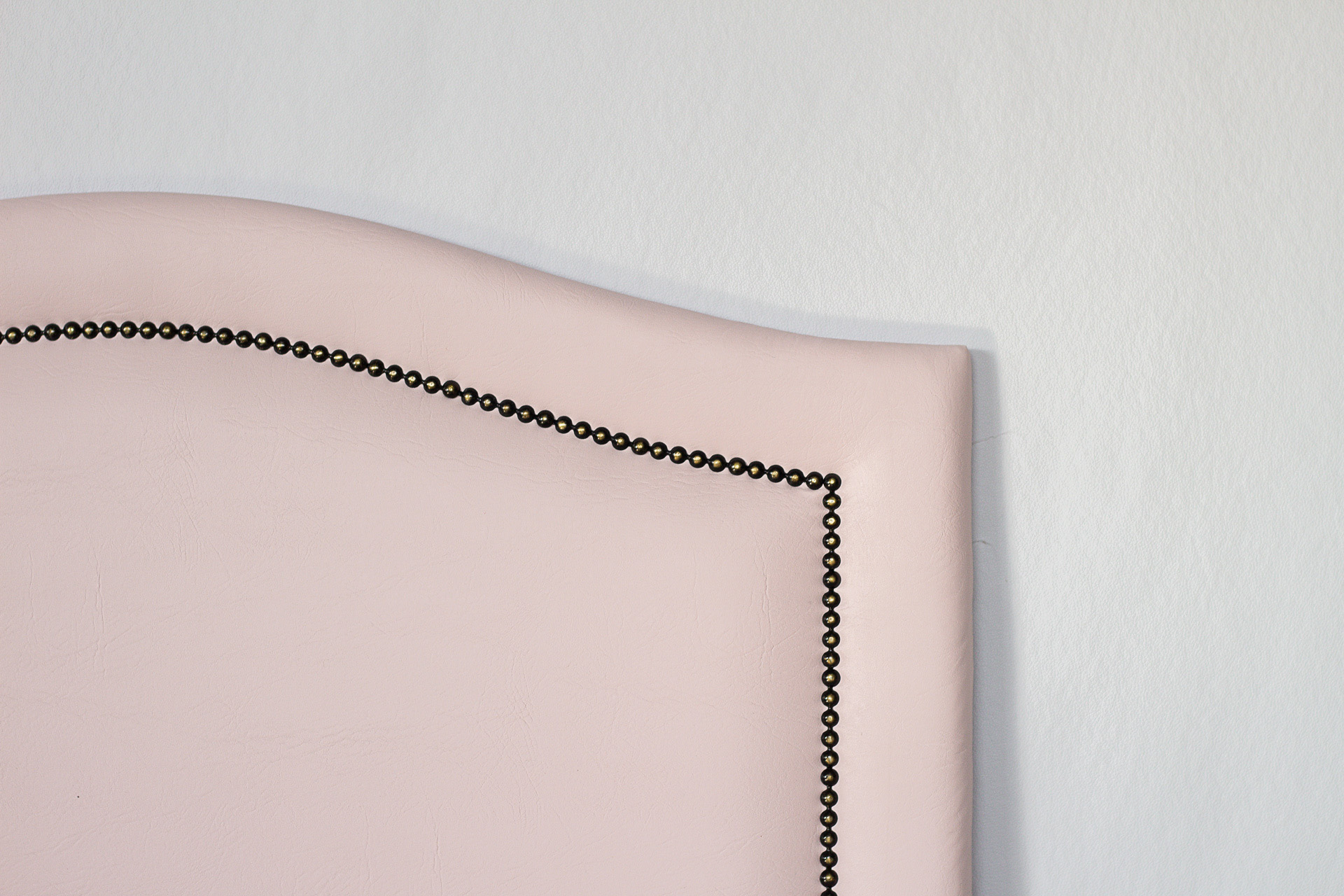 Cabeceira Solteiro Curva 90x60cm Courino Rosa - Tachas Fumê