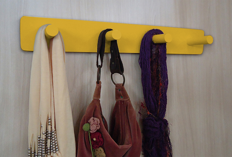 Cabideiro de Parede Porta Bolsas Mochilas Tolhas Pinos Amarelo Laca
