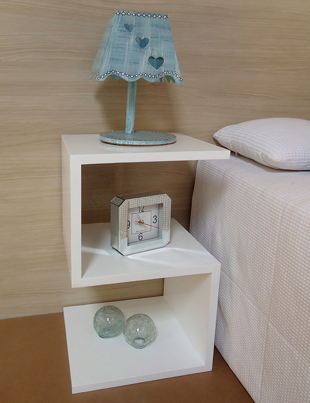 Mesa "S" Lateral de Apoio ou Mesa de Cabeceira Branco Laca