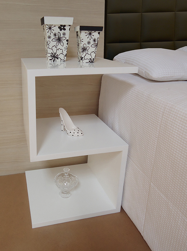 Mesa "S" Lateral de Apoio ou Mesa de Cabeceira Branco Laca