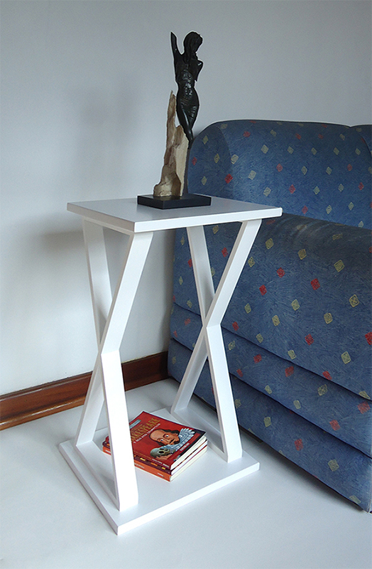 Mesa "X" Lateral de Apoio ou Mesa de Cabeceira Branco Laca