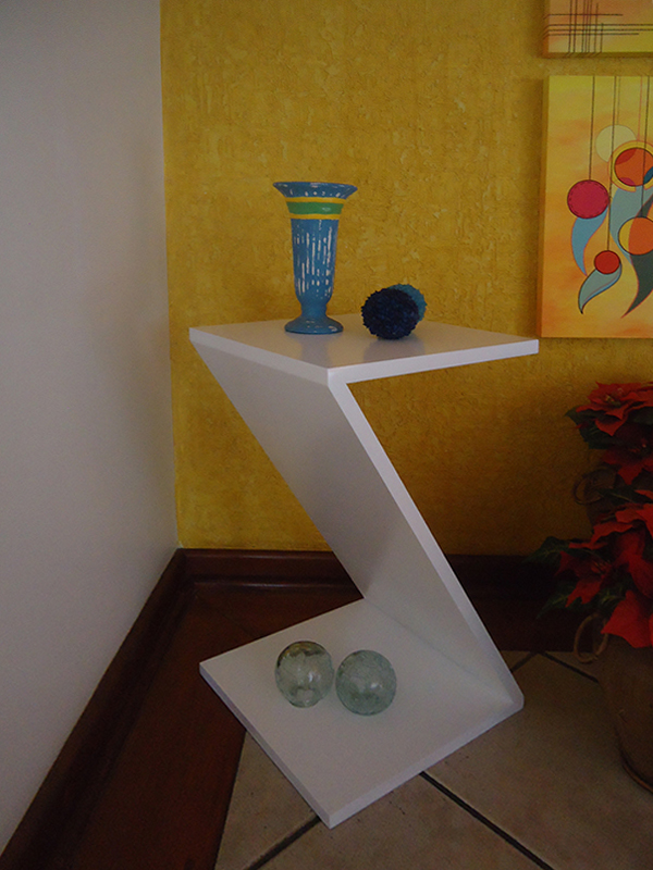Mesa "Z" Lateral de Apoio ou Mesa de Cabeceira Branco Laca