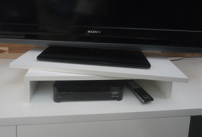 Suporte de Mesa Giratório 360° com Nicho para TV - Branco