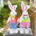 Casal De Coelhos De Páscoa Decoração Enfeite Coelhinhos - 47cm