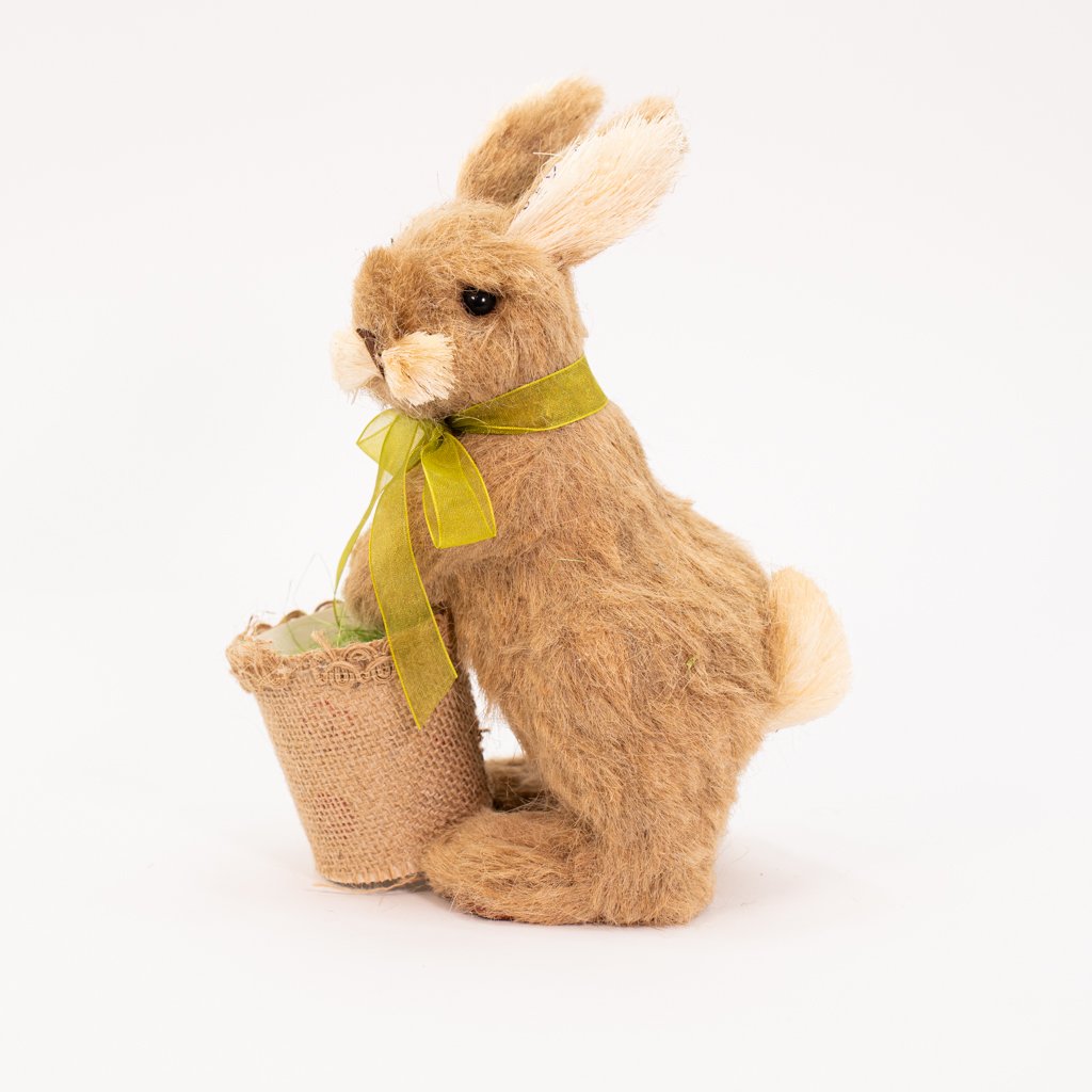 Coelho de Páscoa em Palha Segurando Cestinho Decoração 25cm