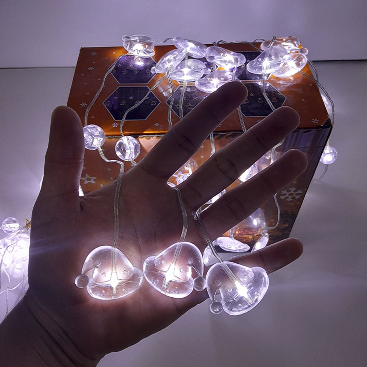 Pisca Cortina Toucas De Natal 80 Lâmpadas LEDs 3x1M 110-220v Branco