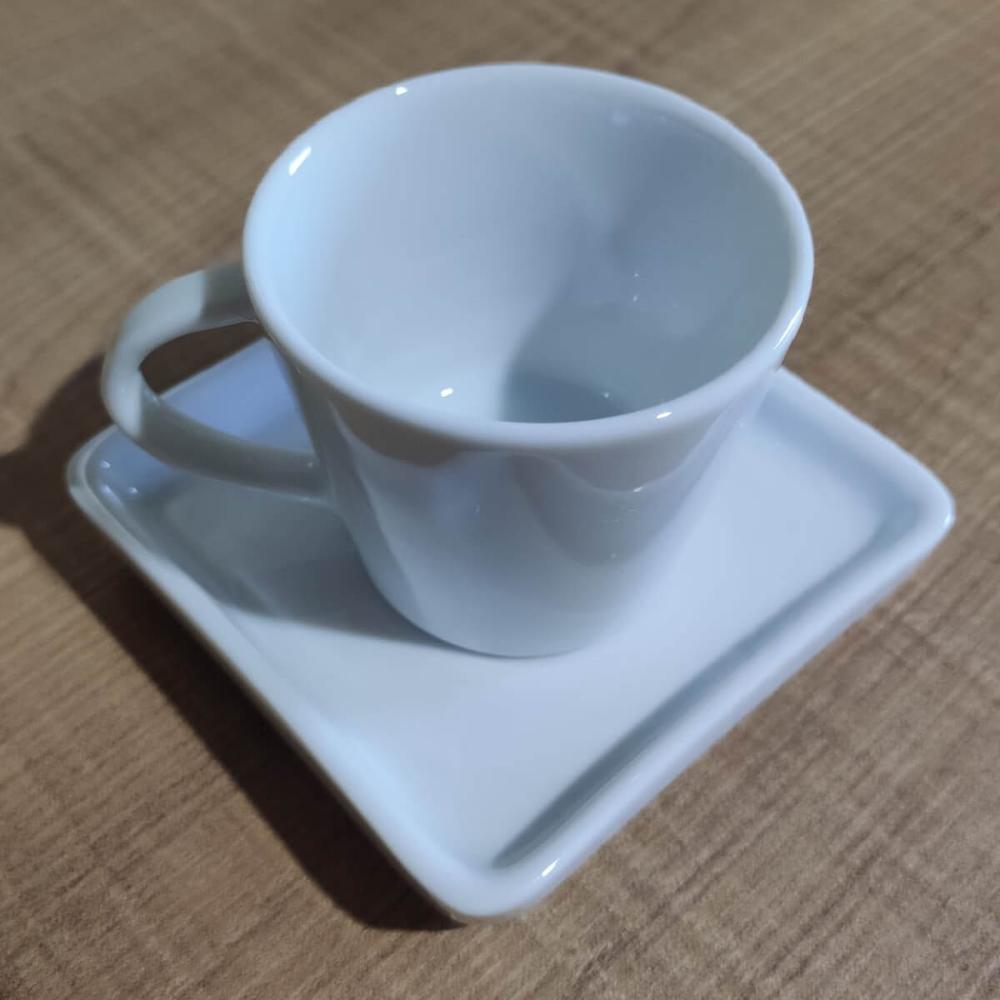 Xícara de Café 90ml em Porcelana com Píres Quadrado Branca Germer