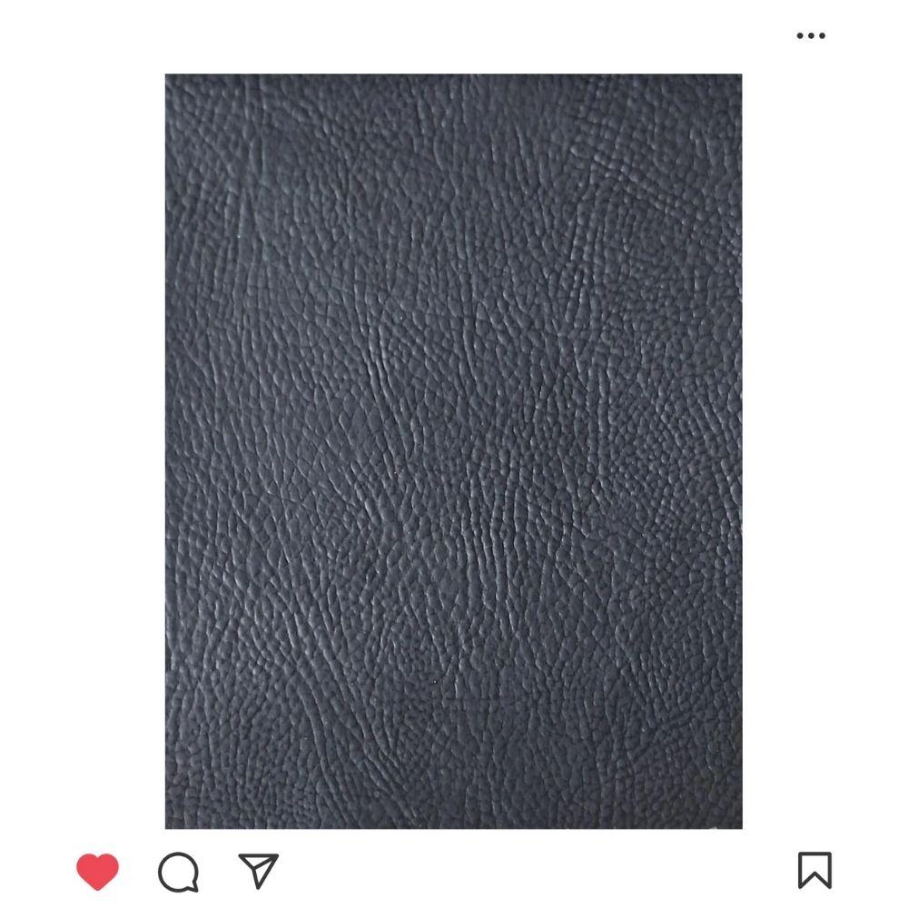 Banqueta Turquia Couro Preto em Metal Champanhe