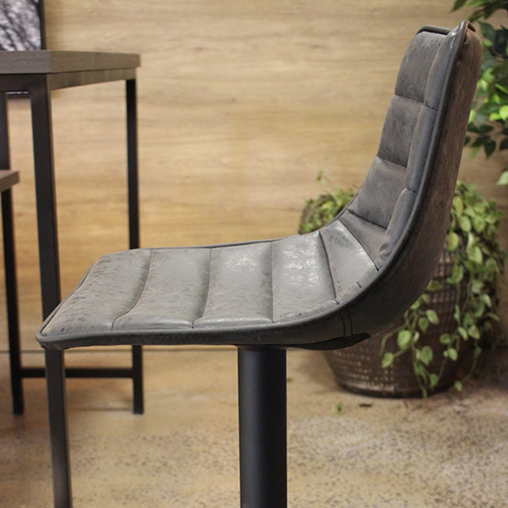 Banqueta Decorativa Travis PU com Regulagem de Altura Base Disco c/Apoio Para os Pés Preto G56 - Gran Belo
