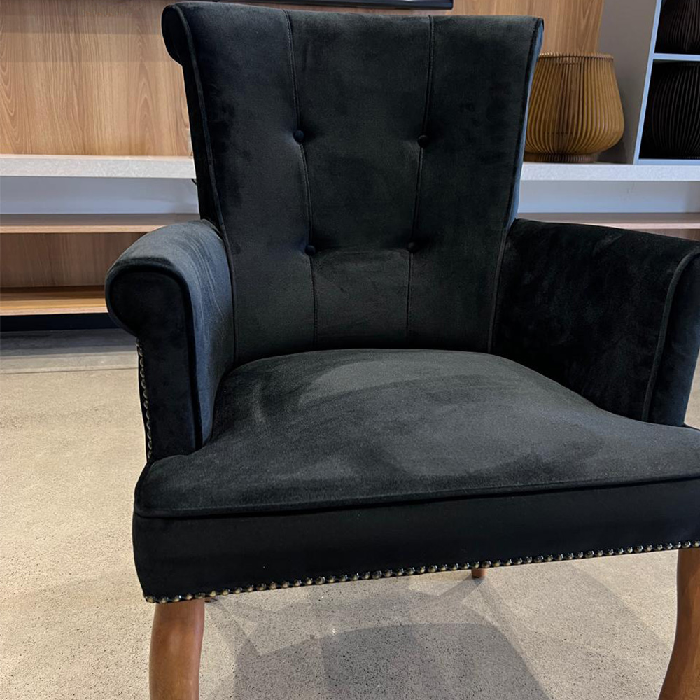 Cadeira de Jantar Belford Veludo Preto Pés de Madeira Design Sofisticado G48 -  Gran Belo