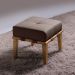 Kit 02 Puffs Decorativos 45cm Martínez Linho Pés Madeira Marrom/Natural G62 - Gran Belo