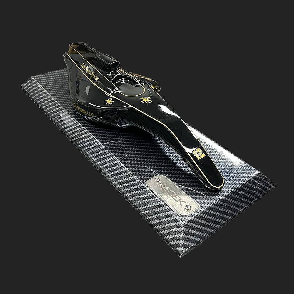 Miniatura de Quadro Decorativo 33cm x 12,5cm Carro F1 Lotus Snn 98T Preto G53 - Gran Belo