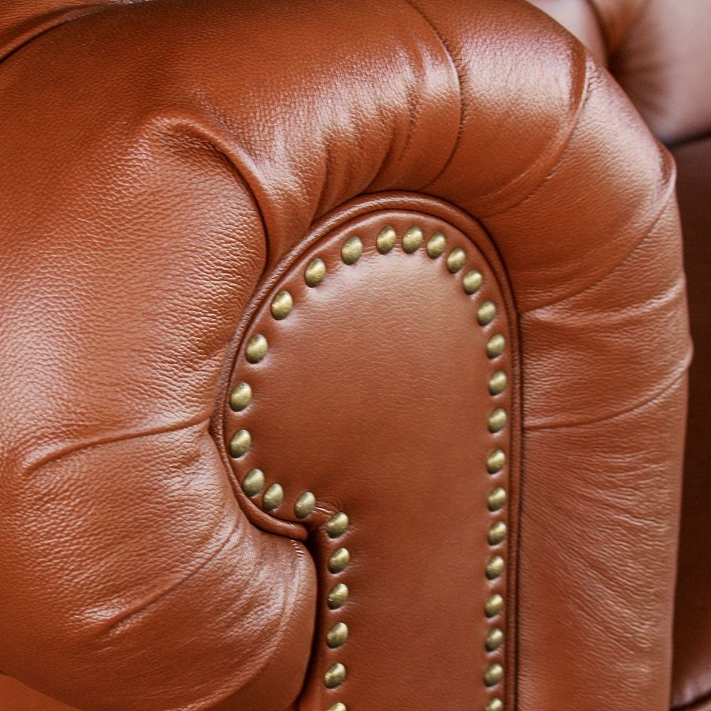 Poltrona Decorativa Sala de Estar Chesterfield Duo Couro Conhaque Brilho G40 - Gran Belo