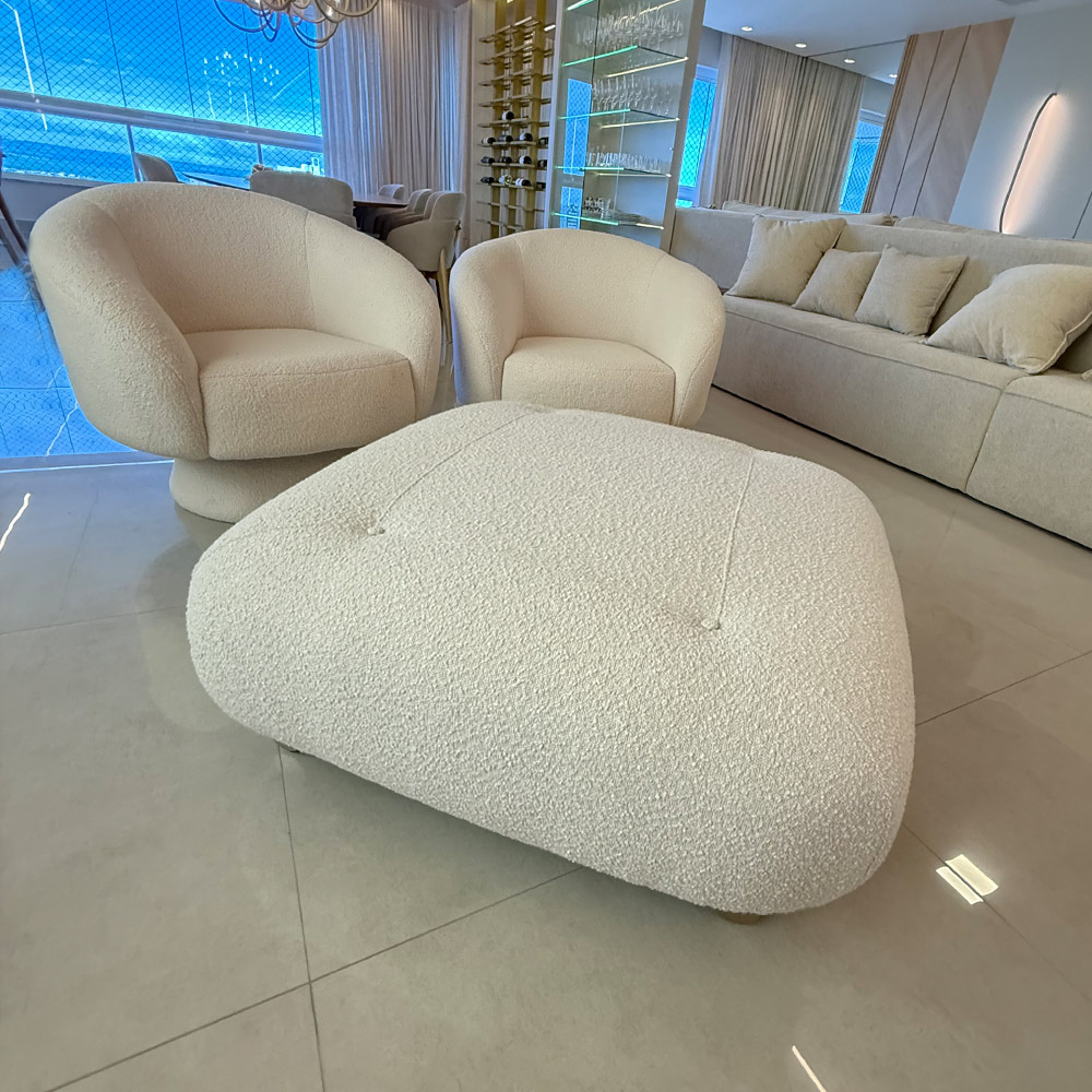 Puff Decorativo Sala de Estar Cloud Design Minimalista Pés Dourados Bouclê Off White G66 - Gran Belo