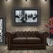 Sofá 2 Lugares Sala de Estar Chesterfield com Pés Madeira Couro Capucino G40 - Gran Belo