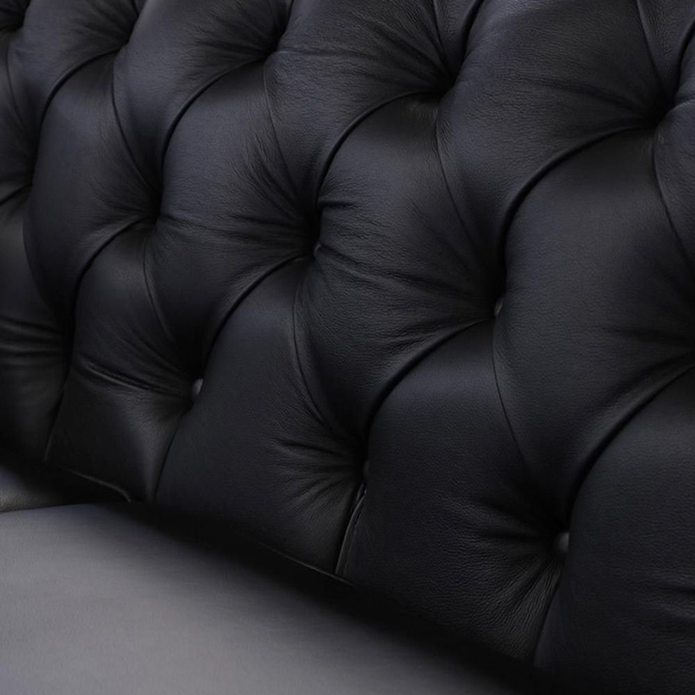 Sofá 2 Lugares Sala de Estar Chesterfield com Pés Madeira Couro Preto G40 - Gran Belo