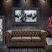 Sofá 3 Lugares Sala de Estar 235cm Chesterfield Pés Madeira Couro Capucino - Gran Belo 