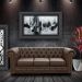 Sofá 3 Lugares Sala de Estar 235cm Chesterfield Pés Madeira Couro Capucino G40 - Gran Belo